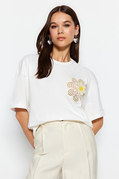 Trendyol Collection Premium White 100% Thick Cotton Relaxed/Loose Fit Comfortable Cut Knitted T-Shirt Twoss23Ts00277