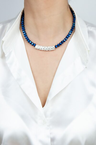 Liveyn Design قلادة بتفاصيل الزركون الكريستالي الأزرق