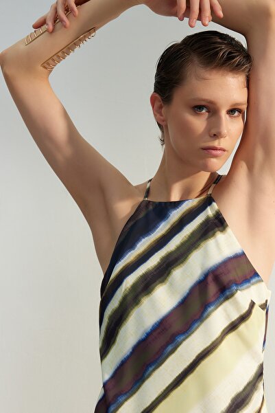 Trendyol Collection Szatén szőtt maxi ruha - többszínű, nyakkendős, tömör szabású, ujjatlan és bélelt - TWOSS23EL02238