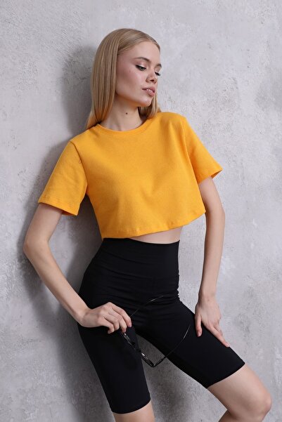 Mad&Calf Women's Waffle Textured Crew Neck Oversize Crop T-shirt