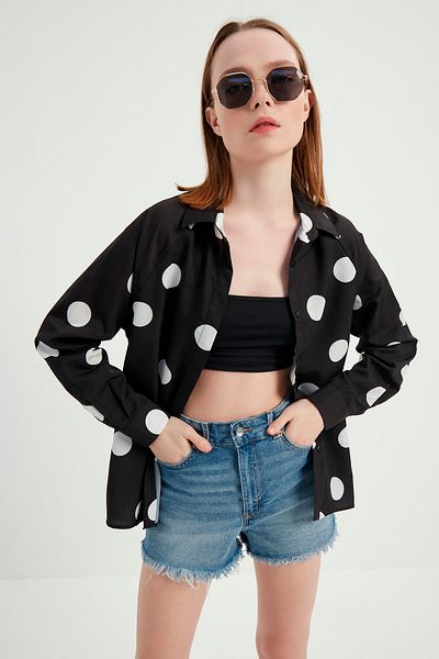 MEECY Schwarzes Crêpe-Hemd mit Polka Dots und versteckter Knopfleiste für Damen