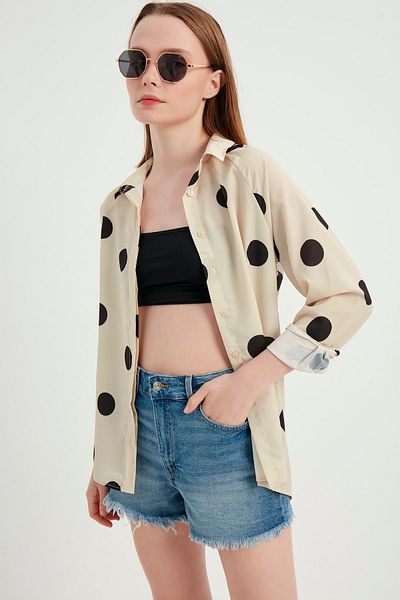 MEECY Cremefarbenes Polka Dot-Shirt mit versteckter Knopfleiste für Damen