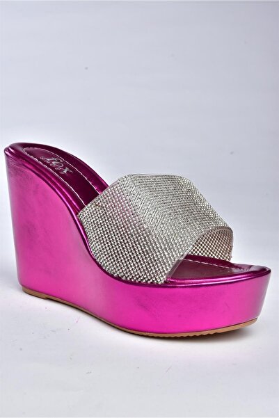 Fox Shoes P572283059 Fuchsia Metallic Stone Detailed Wedge Heeled Women's Slippers
