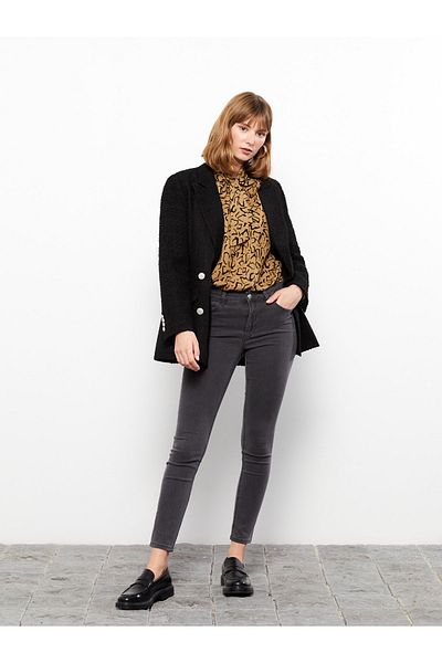 LC Waikiki Slim Fit Rodeo-Jeanshose für Damen mit normaler Taille und Taschendetail