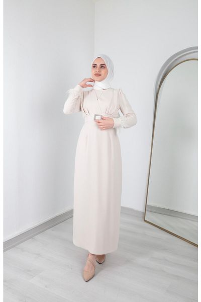 By Hacer Ayaydın Fashion Φόρεμα Hijab σε μορφή μολυβιού με λεπτομέρεια από πούπουλα στα μανίκια