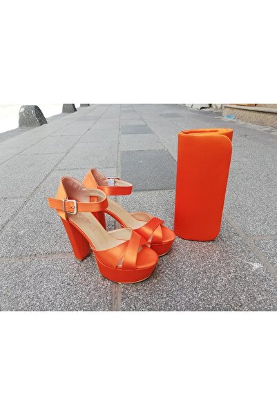 FSKOMBİN حذاء Lola Saks من الساتان الأزرق ذو الكعب العالي ورباط الكاحل