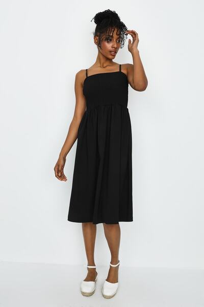 Select Moda Γυναικείο φόρεμα με μαύρο λουράκι Gipe με λεπτομέρειες