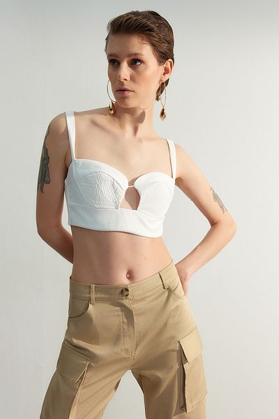 Trendyol Collection Περιορισμένης Έκδοσης Εκρού Λεπτομερής Μπουστάκι TPRSS23BS00107