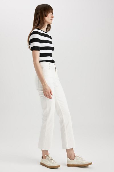 DeFacto Crop Flare Fit Cutaway Leg Crop Fit Jean Trousers