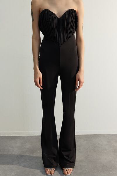 Trendyol Collection Černá lemovaná pletená kombinéza TPRSS23TU00035