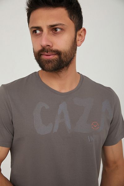 Cazador Ανδρικό μπλουζάκι με μεγάλο εμπριμέ ανδρικό λαιμόκοψη Jazz 4088