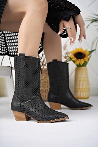 Favi Ayakkabı Siyah Cilt Lazer Kesim Delikli Alçak Topuklu Yazlık Çizme