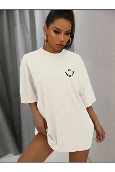 SELENA BUTİK Μοναδικό μπλουζάκι με στάμπα Emoji σε λευκό χρώμα