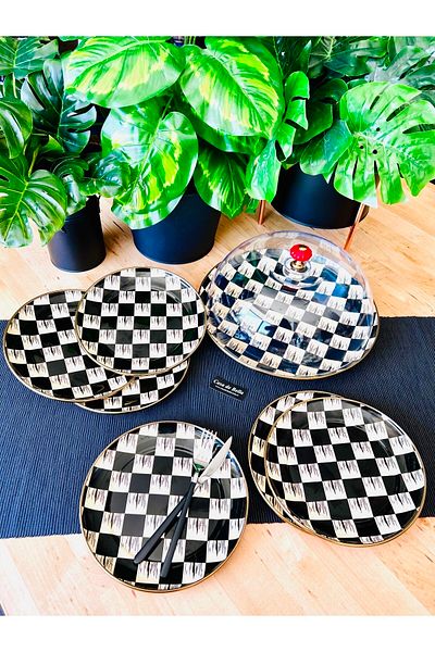 CASA DE BELLA Enameled 8 Piece Cake Dish with Lid