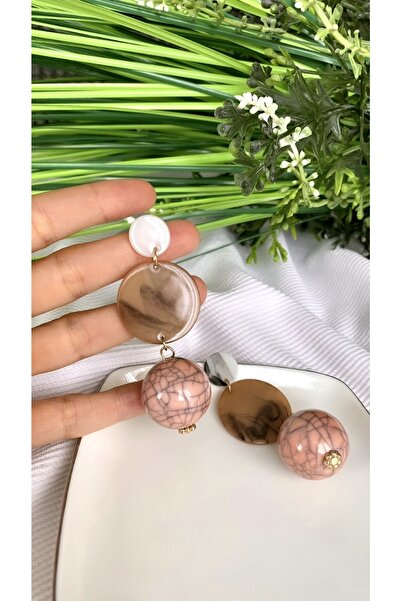 JustGAF أقراط أكريليك بتفاصيل كرة مستديرة منقوشة