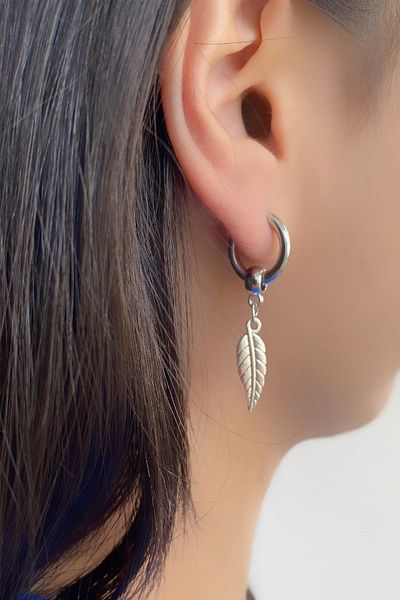 axexuar 316l Hoop Steel Earrings Leaf Motif Perforated Ears Silver Gray Women's Men's Earrings