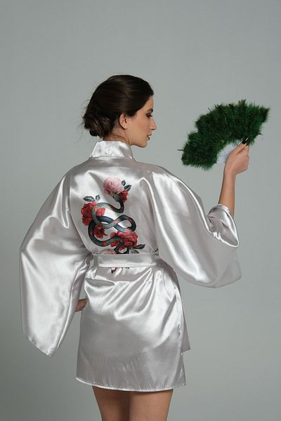Lasilla Kimono cu model de șarpe de culoare argintie