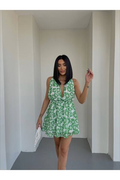 Bak Moda فستان أخضر قصير منقوش بالزهور