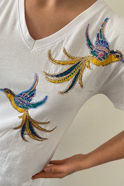 FEMELLE Women's White V-Neck Bird Pattern Sequin Embroidered 100% Cotton T-Shirt