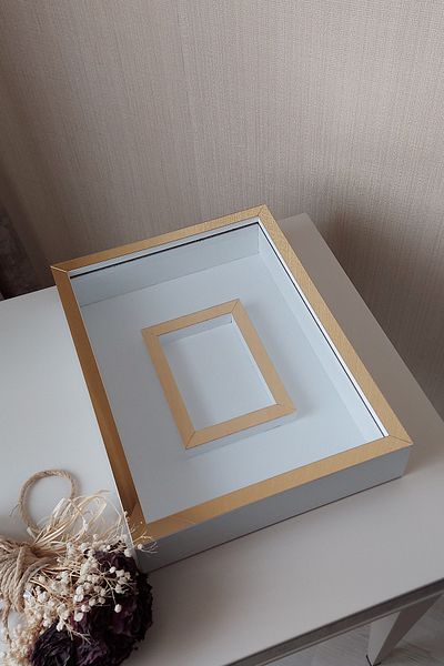 Verda Çerçeve 30x40 Cm Design Cutie Trandafir Ramă de memorie cu secțiune foto alb-aurie fără LED-uri! Anonim