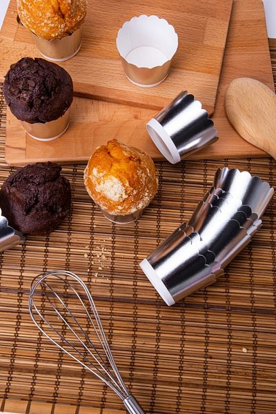 Parti Furyası Silver Shiny 12-Piece Cake Mold 6.5x5 Cm Gray Silver Muffin Cupcake Stand Capsule