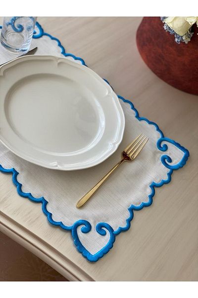 QBR Home Set de 2 garnituri americane brodate în relief (3D) (2 bucăți)