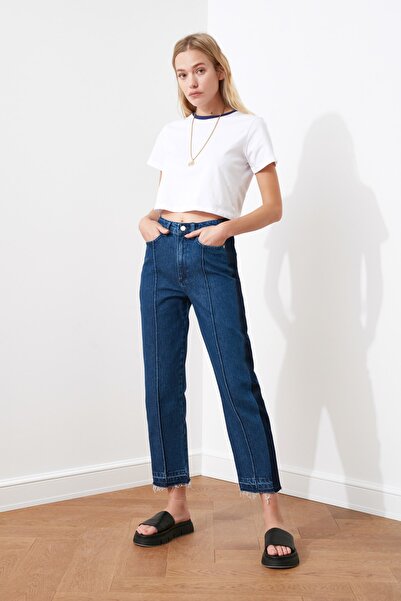 Trendyol Collection Λευκό 100% βαμβακερό πλεκτό μπλουζάκι με λαιμόκοψη TWOSS21TS0395