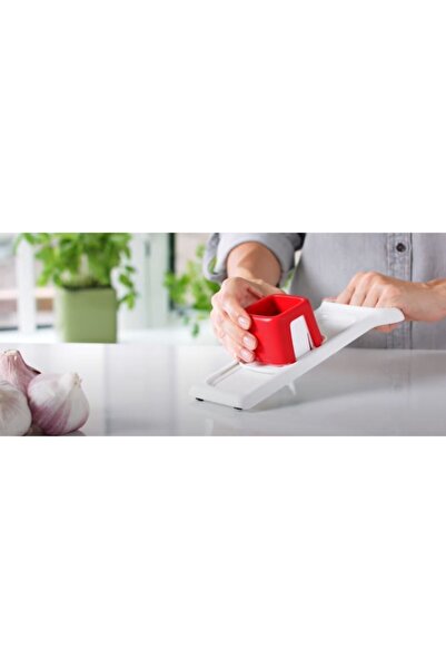 Tupperware White Rectangular Slicer