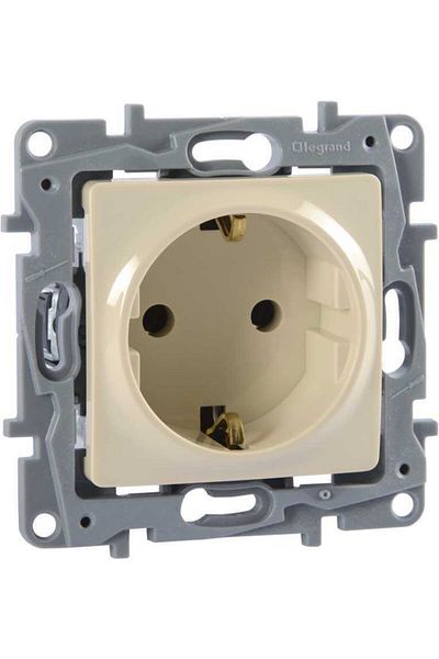 Legrand Cream Rhubarb Grounded Socket 768414