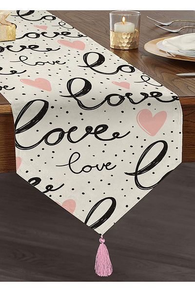 Realhomes Love Printed Pink Heart Διακοσμητικό Τρίγωνο Runner με φούντα σενίλ