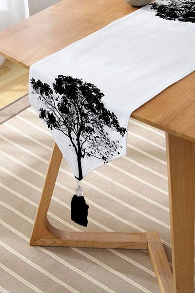 Realhomes Διακοσμητικό Nature Drawing Tree Motif Tasseled Chenille Triangle Runner