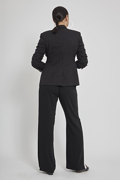 VERDA Жіночий чорний піджак у смужку