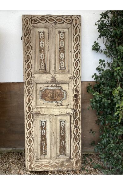 Keçeden Yaşamlar Işlemeli Kapı