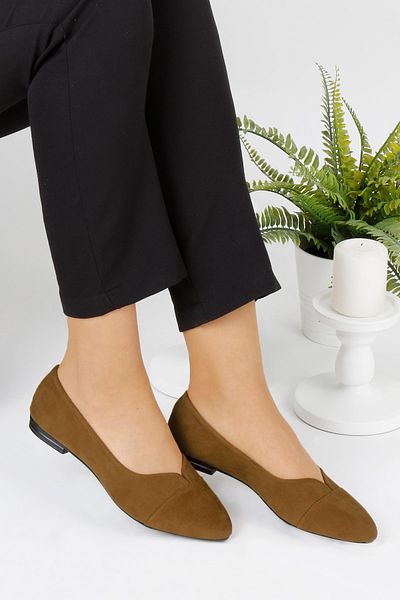 RENKLİBUTİK Women's Tan Velvet Ballerinas