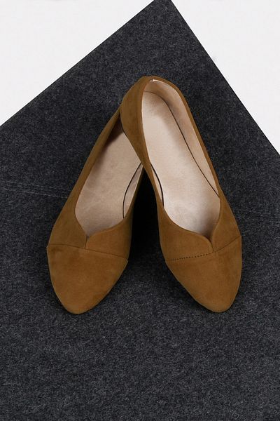 RENKLİBUTİK Women's Tan Velvet Ballerinas