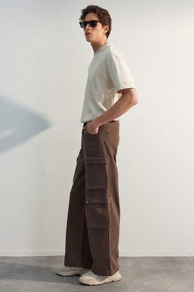 Trendyol Collection Περιορισμένης έκδοσης καφέ Premium Pocket φαρδύ παντελόνι Cargo TMNSS23PL00036
