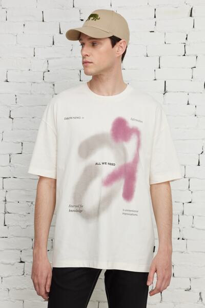 AC&Co / Altınyıldız Classics Erkek Ekru Oversize Bol Kesim Bisiklet Yaka %100 Pamuk Baskılı Tişört