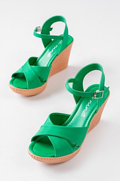 Lanina Γυναικεία πέδιλα με τακούνι σταυρωτά