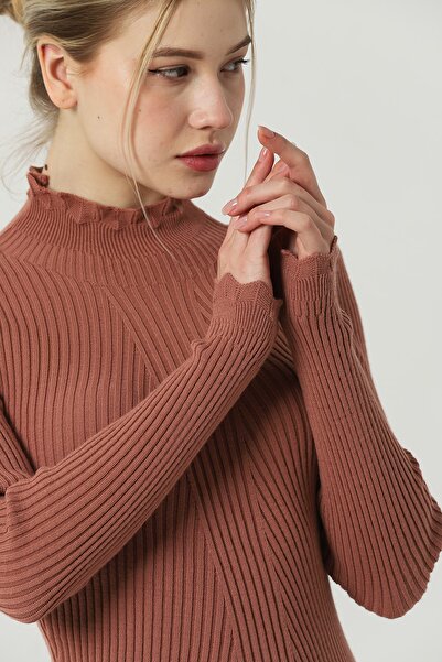 VEGENZE Pulover de damă Dusty Rose cu mâneci și guler din dantelă cu volane