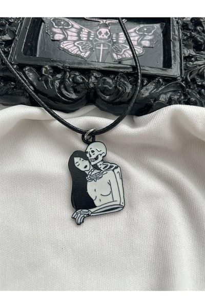 Planet Butik قلادة معدنية للعشاق