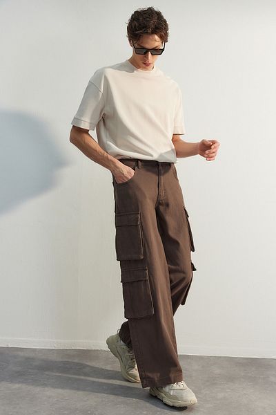 Trendyol Collection Περιορισμένης έκδοσης καφέ Premium Pocket φαρδύ παντελόνι Cargo TMNSS23PL00036