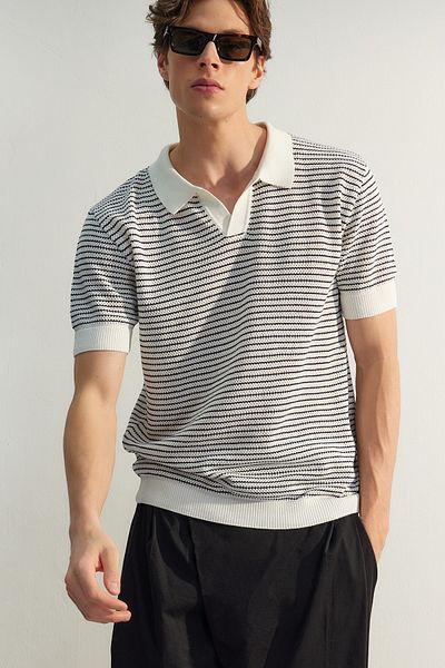 Trendyol Collection Marineblaue Limited Edition - Kurzärmliges Polo-Strick-T-Shirt TMNSS23PO00026