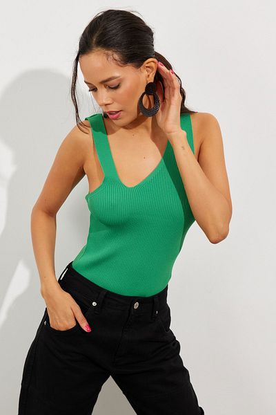 Cool & Sexy Damska zielona dzianinowa bluzka z asymetrycznym kołnierzem YV122