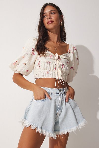 Happiness İstanbul Eisblaue Jeans-Shorts mit hoher Taille und Quasten für Damen OK00035