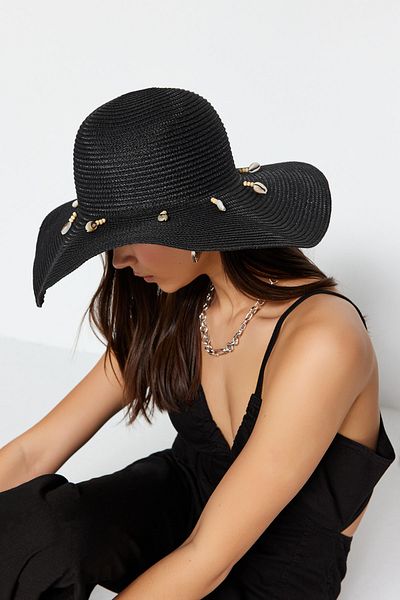 Trendyol Collection Schwarzer Strohhut mit Muscheldetail für Damen TWOSS23SP00011