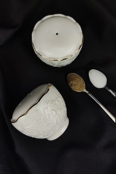 Digithome Rosen 2-Piece Porcelain Salt Shaker Black Pepper Set Cream - 65036 - 65037 C320.045
