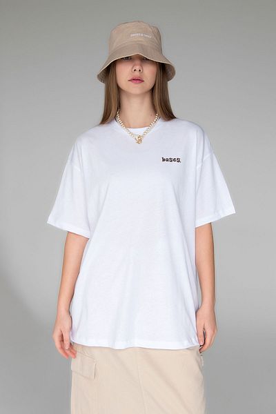 Bases Tricou oversize alb-maro cu imprimeu pe spate