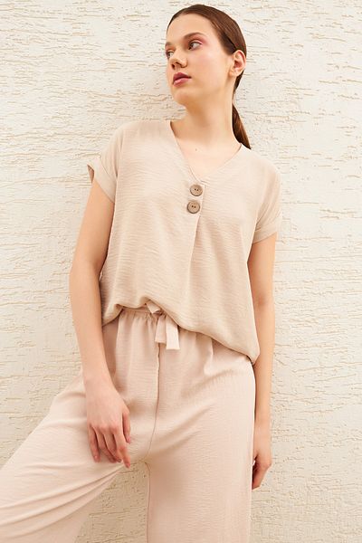 modavingo Women's Stone V-Neck Two Button Short Sleeve Aerobin Blouse