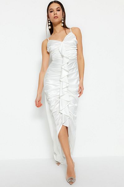 Trendyol Collection Εκρού πλεκτό σατινέ φόδρα γάμου/Nikah μακρύ βραδινό φόρεμα TPRSS23AE00237