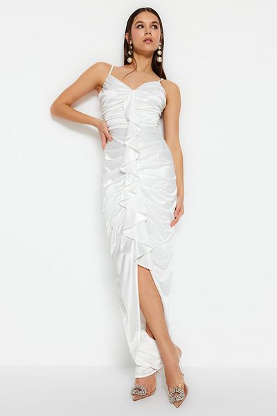 Trendyol Collection Εκρού πλεκτό σατινέ φόδρα γάμου/Nikah μακρύ βραδινό φόρεμα TPRSS23AE00237
